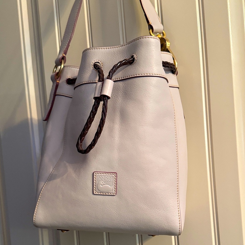 Dooney & Bourke Florentine Hattie Drawstring in Ecru__EUC
